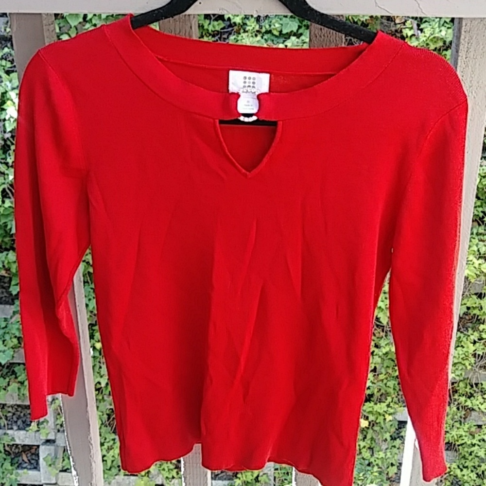 BEAUTIFUL RED TOP
